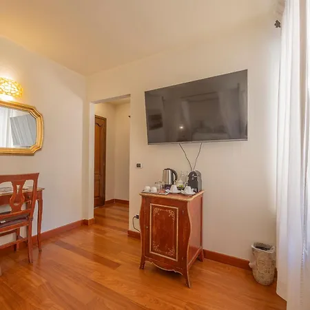 Relais Ristori Konukevi 4*