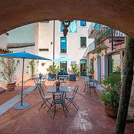 Relais Ristori بيت ضيافة 3*