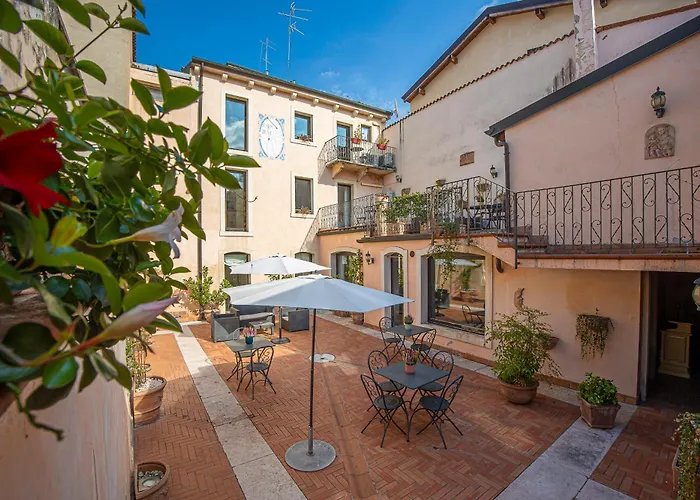 Relais Ristori بيت ضيافة 4*